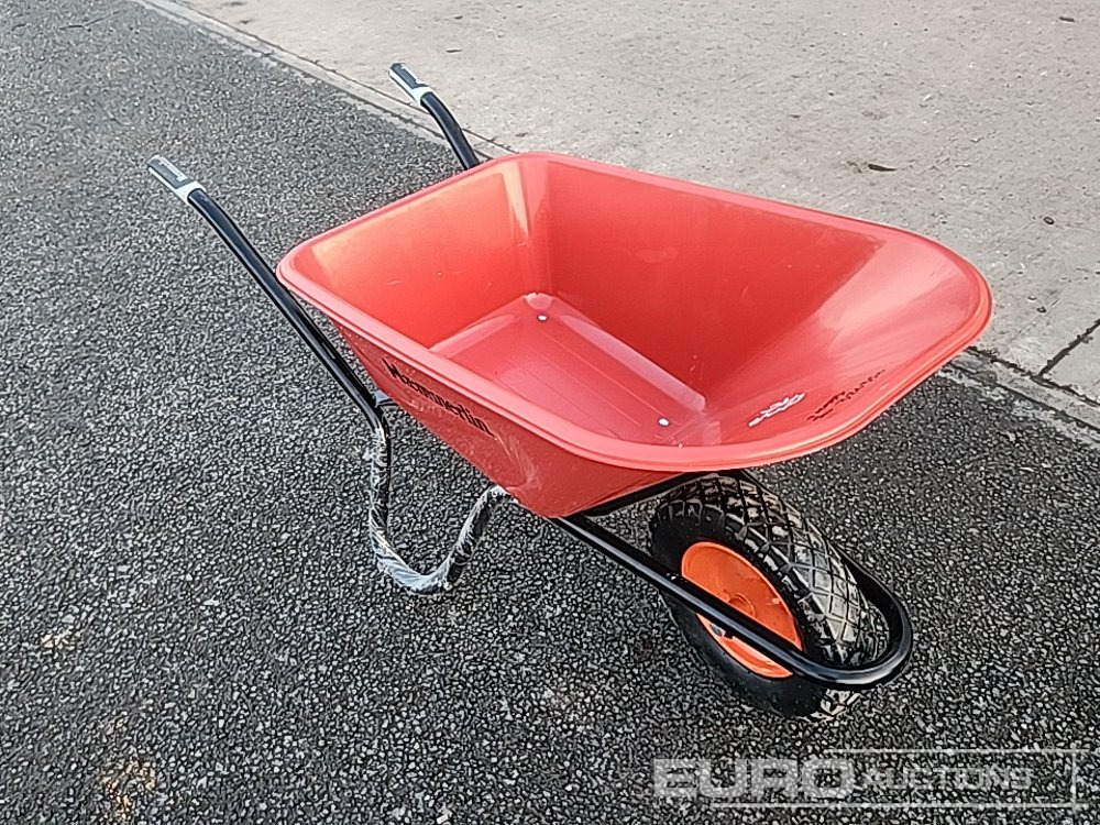 Unused Plastic Tub Wheelbarrow - Membangun inventaris: gambar 4 Unused Plastic Tub Wheelbarrow - Membangun inventaris: gambar 4