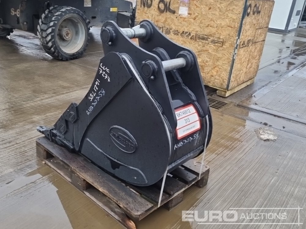 Unused Strickland 24" Digging Bucket 65mm Pin to suit 13 Ton Excavator - Ember: gambar 3 Unused Strickland 24" Digging Bucket 65mm Pin to suit 13 Ton Excavator - Ember: gambar 3