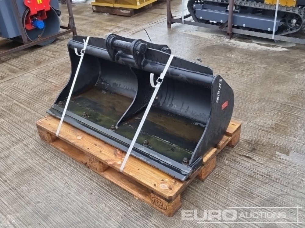 Unused Strickland 48" Ditching Bucket 45mm Pin to suit 4-6 Ton Excavator - Ember: gambar 1 Unused Strickland 48" Ditching Bucket 45mm Pin to suit 4-6 Ton Excavator - Ember: gambar 1