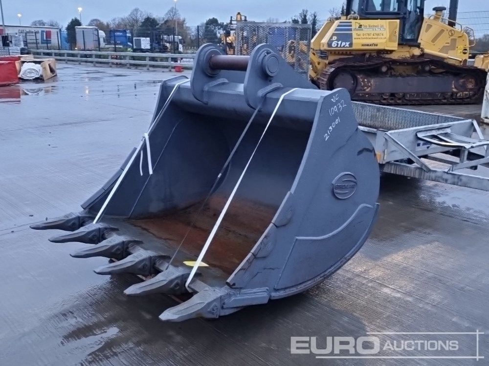 Unused Strickland 60" Digging Bucket 90mm Pin to suit 30 Ton Excavator - Ember: gambar 1 Unused Strickland 60" Digging Bucket 90mm Pin to suit 30 Ton Excavator - Ember: gambar 1