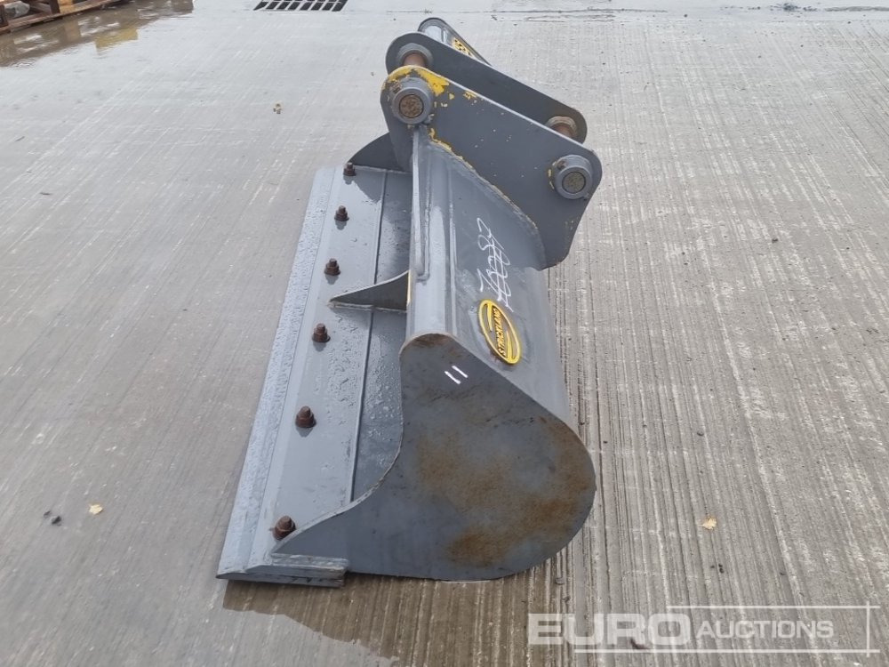 Unused Strickland 60" Ditching Bucket 45mm Pin to suit 4-6 Ton Excavator - Ember: gambar 2 Unused Strickland 60" Ditching Bucket 45mm Pin to suit 4-6 Ton Excavator - Ember: gambar 2