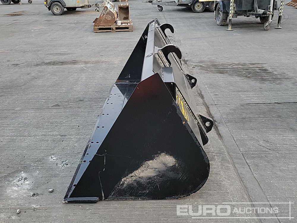 Unused Strickland 90" Loading Bucket to suit JCB Telehandler - Ember: gambar 2 Unused Strickland 90" Loading Bucket to suit JCB Telehandler - Ember: gambar 2