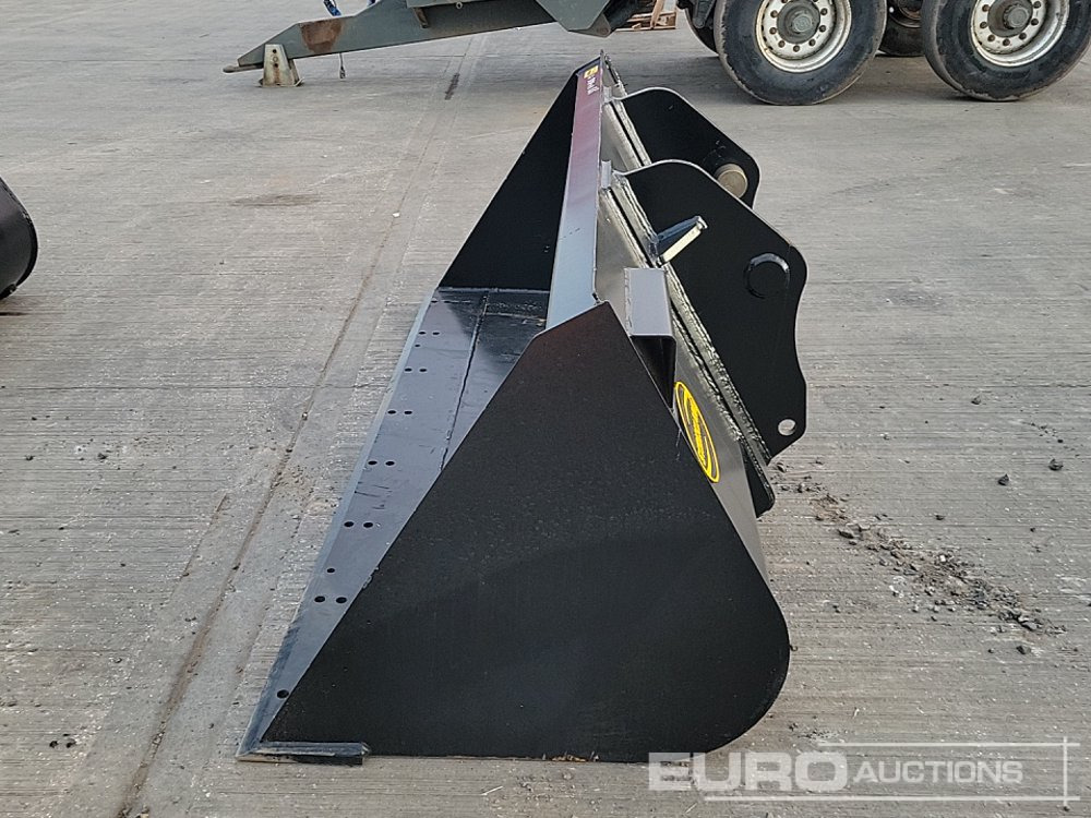 Unused Strickland 90" Loading Bucket to suit Manitou Telehandler - Ember: gambar 2 Unused Strickland 90" Loading Bucket to suit Manitou Telehandler - Ember: gambar 2