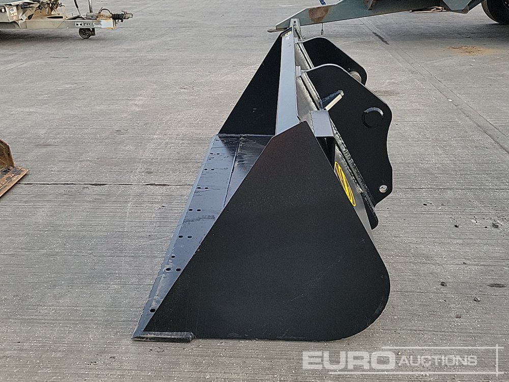 Unused Strickland 90" Loading Bucket to suit Manitou Telehandler - Ember: gambar 2 Unused Strickland 90" Loading Bucket to suit Manitou Telehandler - Ember: gambar 2