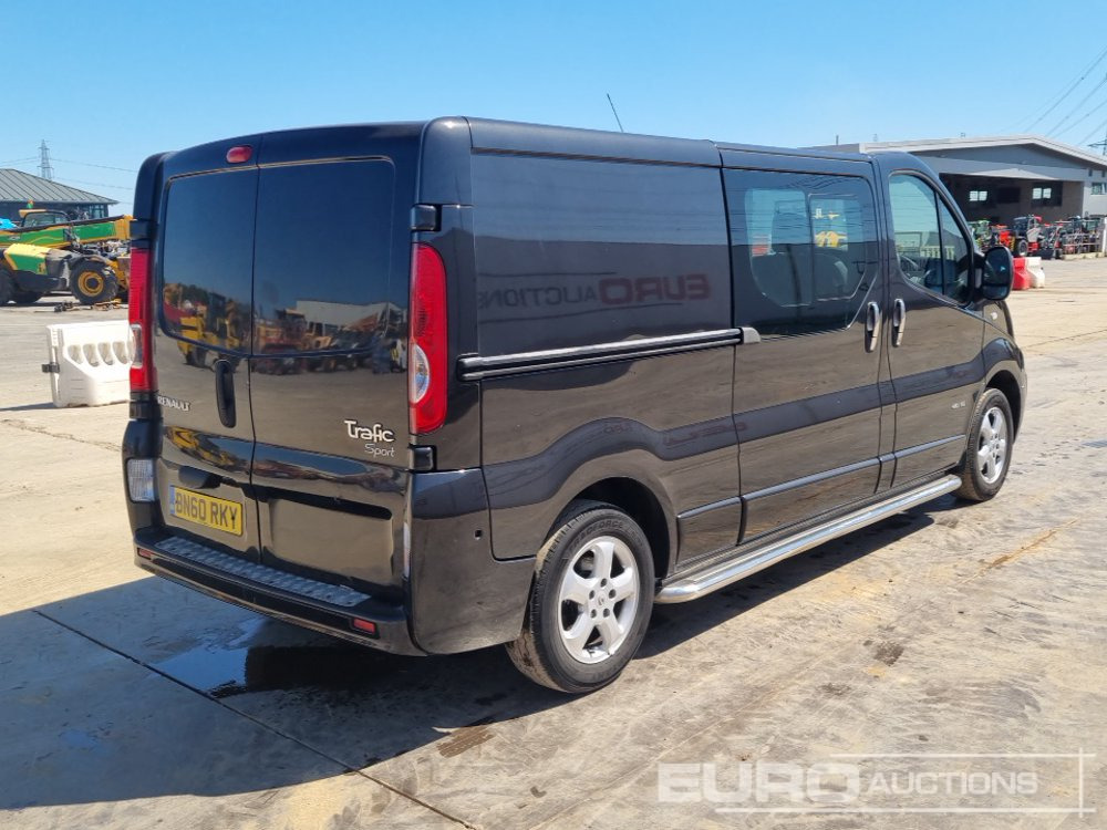 2010 Renault Trafic Sport - Van pengiriman: gambar 5 2010 Renault Trafic Sport - Van pengiriman: gambar 5