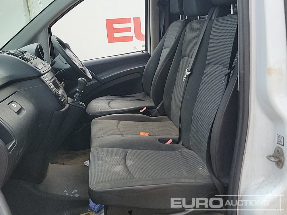 Van pengiriman 2012 Mercedes Vito: gambar 24