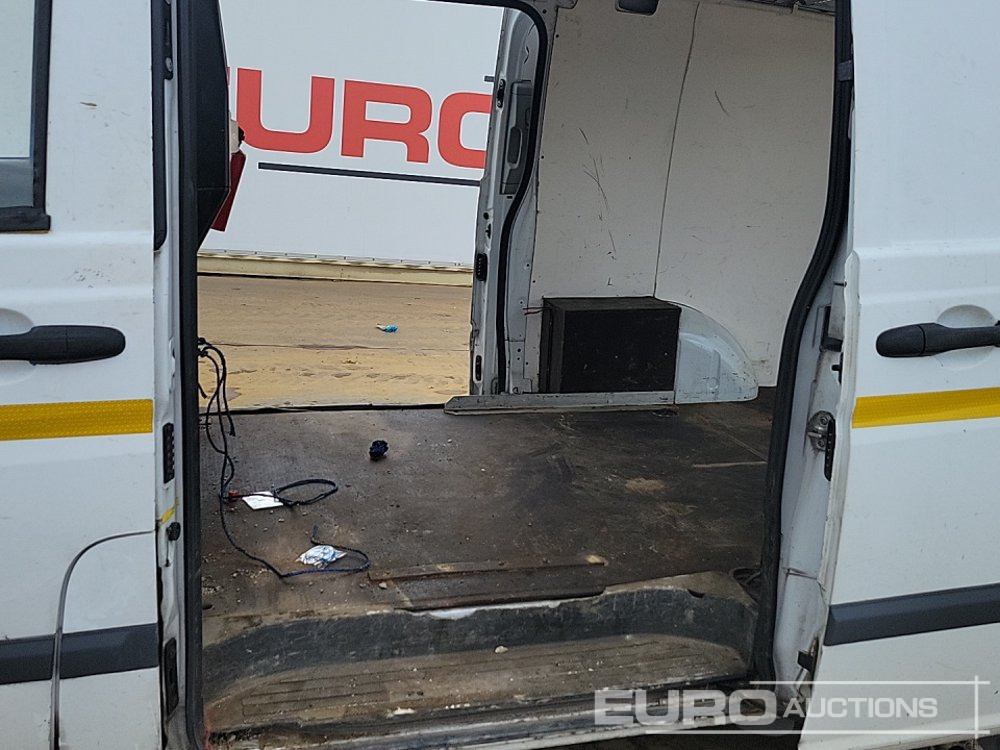 Van pengiriman 2012 Mercedes Vito: gambar 13