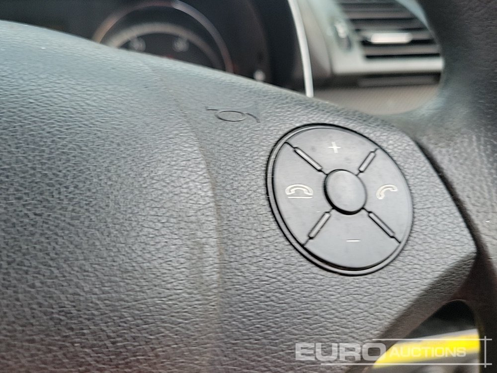 Van pengiriman 2012 Mercedes Vito: gambar 37