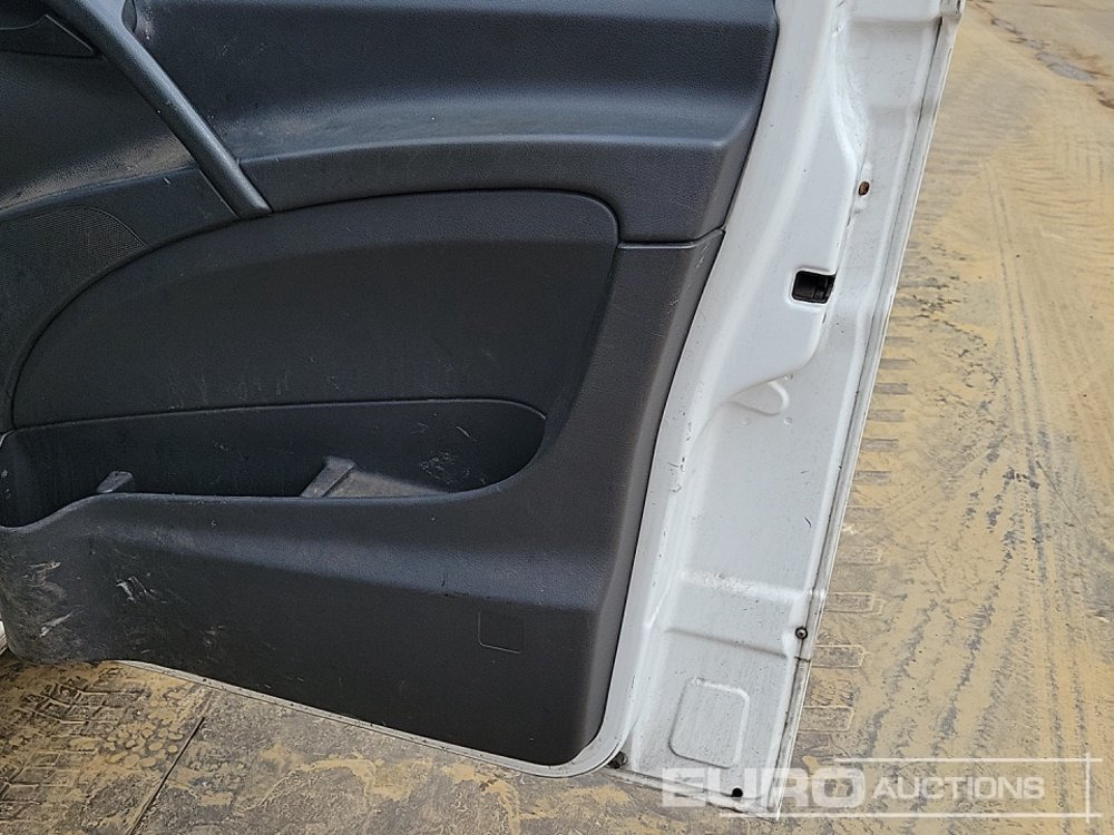 Van pengiriman 2012 Mercedes Vito: gambar 25
