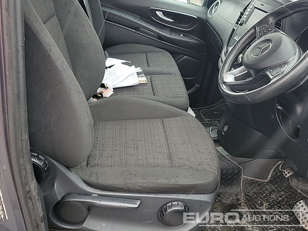 Van pengiriman Mercedes Vito: gambar 27