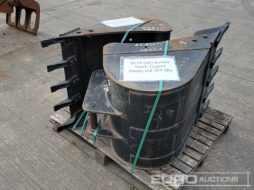 Volvo 30", 30" Digging Bucket 45mm Pin to suit 4-6 Ton Excavator - Ember: gambar 5 Volvo 30", 30" Digging Bucket 45mm Pin to suit 4-6 Ton Excavator - Ember: gambar 5