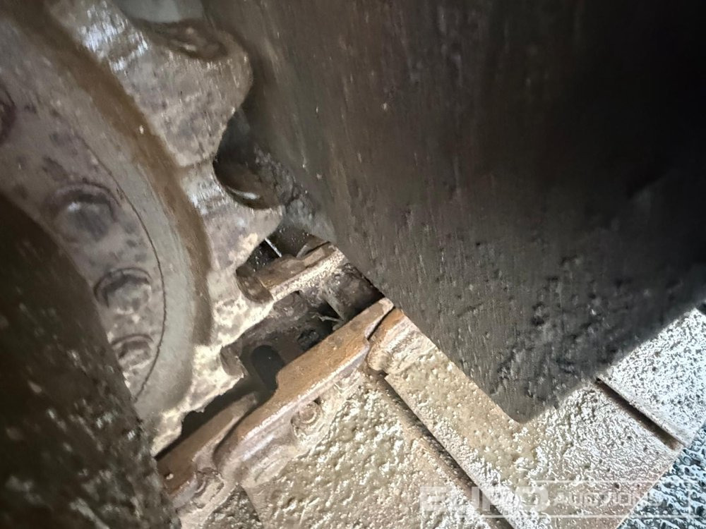 Ekskavator perayap Volvo EC210CL: gambar 8