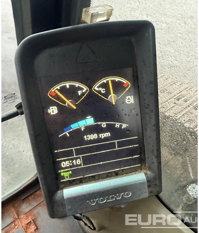 Ekskavator perayap Volvo EC210CL: gambar 13