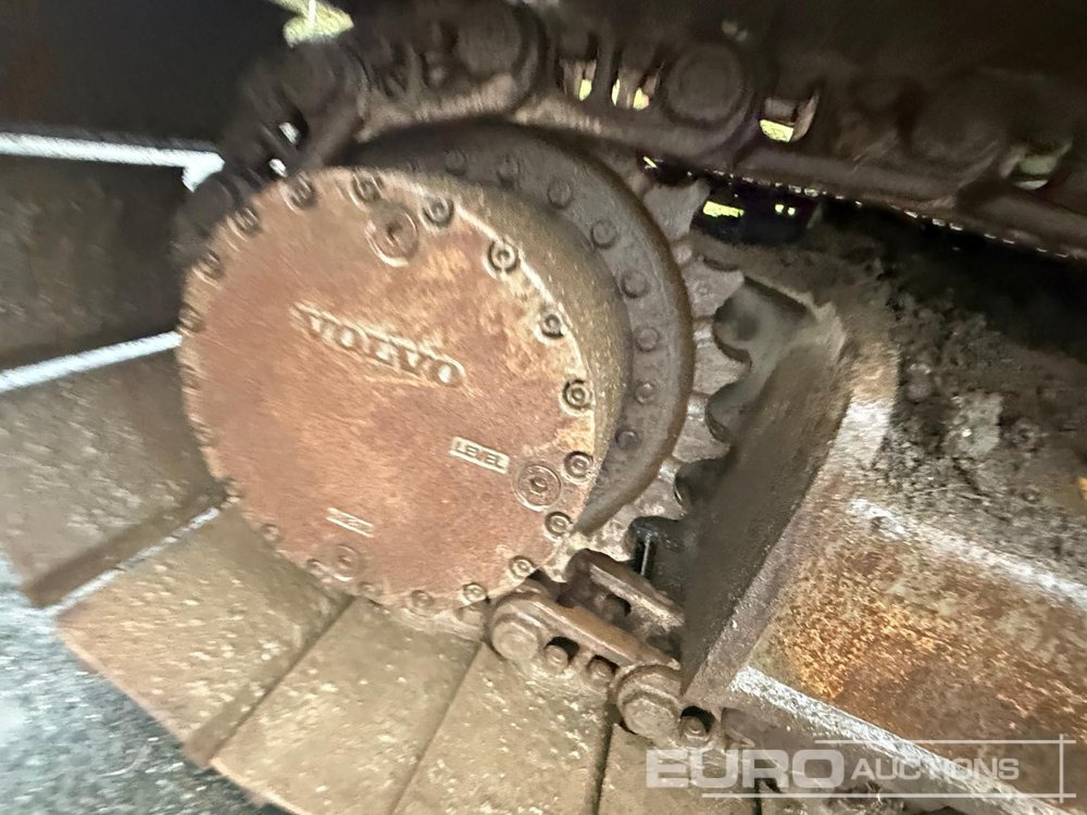 Ekskavator perayap Volvo EC210CL: gambar 7