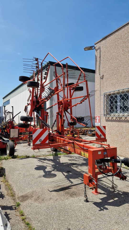 Ranghinatore usato Kuhn GA 7301 - Tedder/ Menyapu: gambar 1 Ranghinatore usato Kuhn GA 7301 - Tedder/ Menyapu: gambar 1