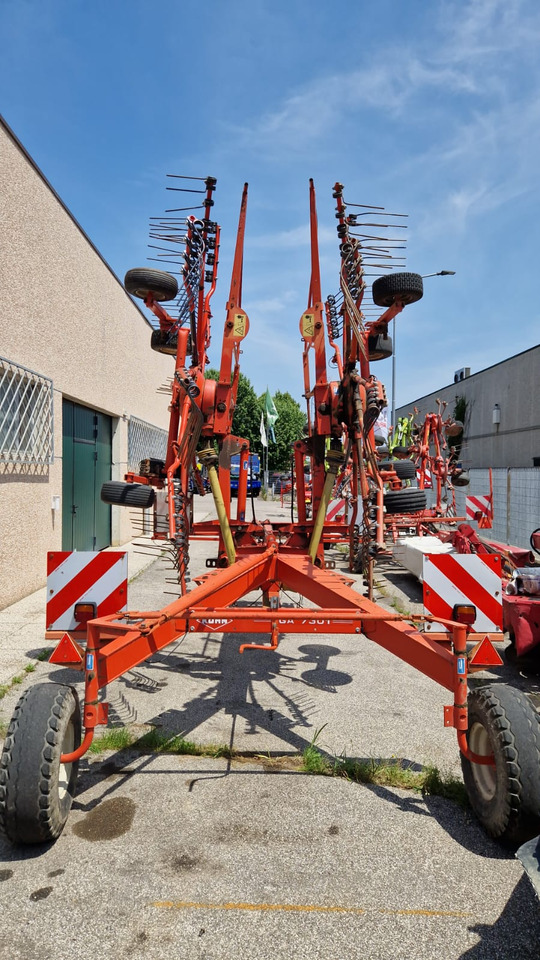 Ranghinatore usato Kuhn GA 7301 - Tedder/ Menyapu: gambar 4 Ranghinatore usato Kuhn GA 7301 - Tedder/ Menyapu: gambar 4