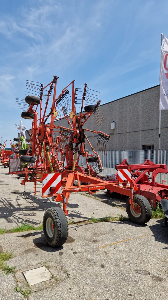 Ranghinatore usato Kuhn GA 7301 - Tedder/ Menyapu: gambar 3 Ranghinatore usato Kuhn GA 7301 - Tedder/ Menyapu: gambar 3