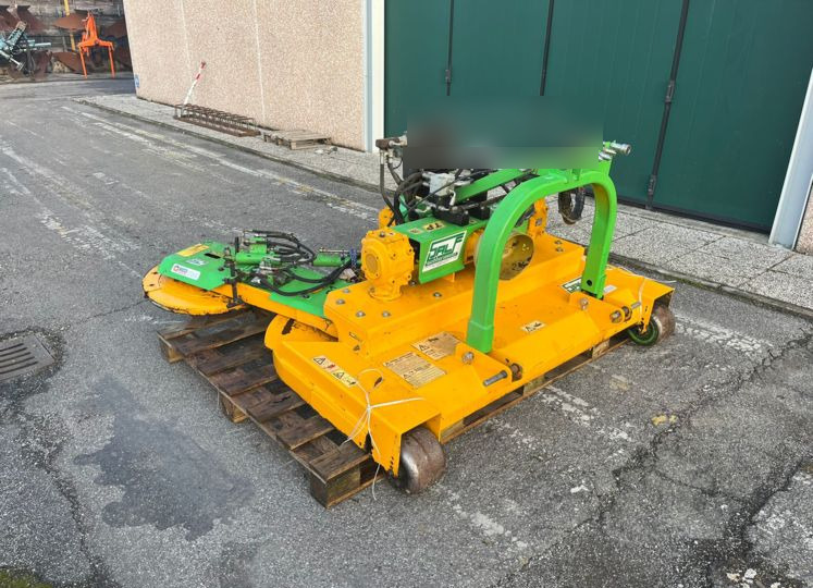 Salf macchine agricole TP-180 - Mesin pemotong rumput: gambar 1 Salf macchine agricole TP-180 - Mesin pemotong rumput: gambar 1