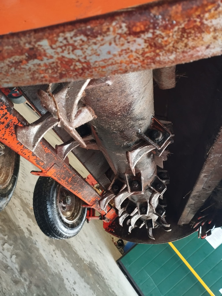 Trincia asse orrizontale usata Agrimaster RMU 280 - Mesin pemotong chopper: gambar 5 Trincia asse orrizontale usata Agrimaster RMU 280 - Mesin pemotong chopper: gambar 5