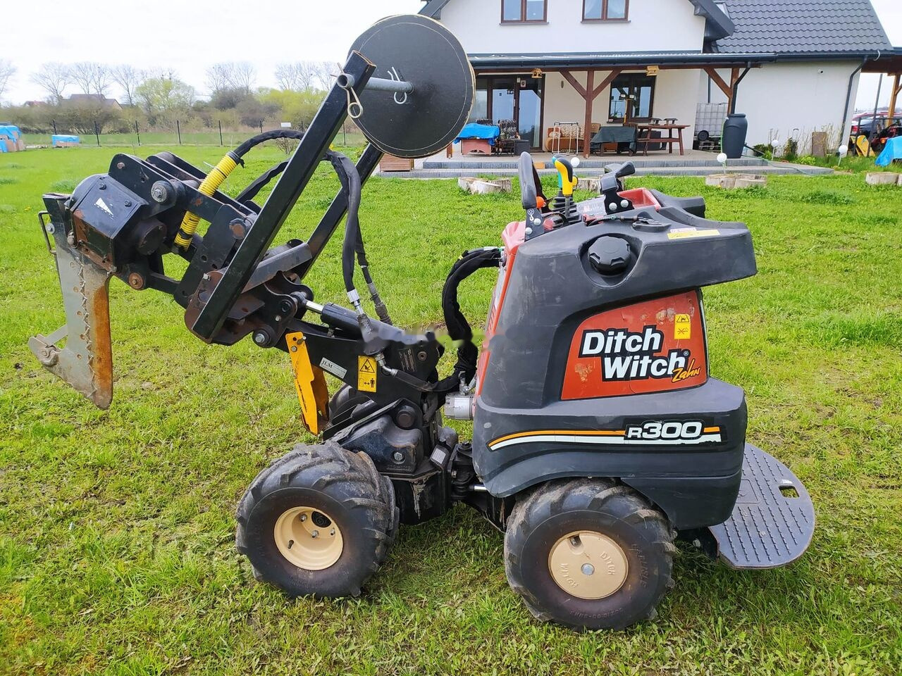 Ditch-Witch Zahn R300 - Mesin penggali parit: gambar 1 Ditch-Witch Zahn R300 - Mesin penggali parit: gambar 1