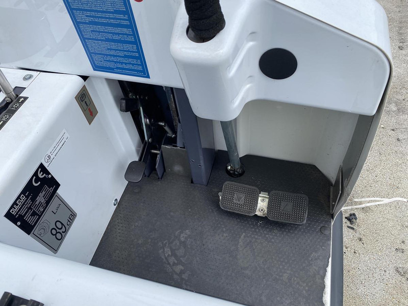 Penyapu jalan Dulevo 1100 EH, Veegmachine, Hoogkieper: gambar 12