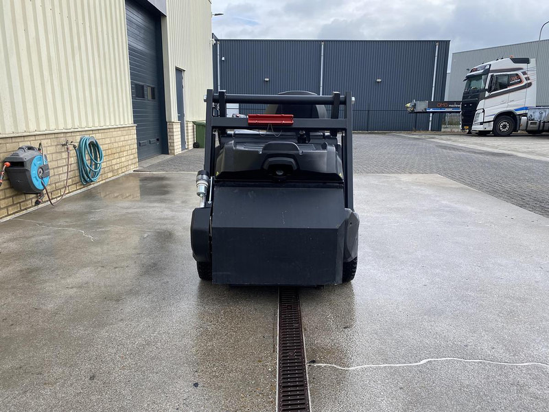 Kärcher KM 105/110 R Bp, Veegmachine, hoogkieper - Penyapu jalan: gambar 3 Kärcher KM 105/110 R Bp, Veegmachine, hoogkieper - Penyapu jalan: gambar 3