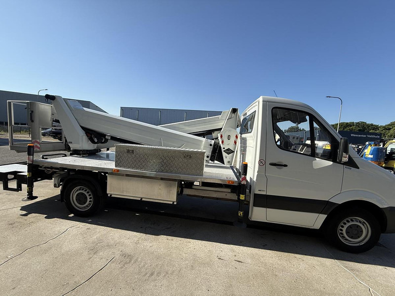 Versalift VTX-240, Auto hoogwerker - Platform udara yang dipasang di truk: gambar 4 Versalift VTX-240, Auto hoogwerker - Platform udara yang dipasang di truk: gambar 4