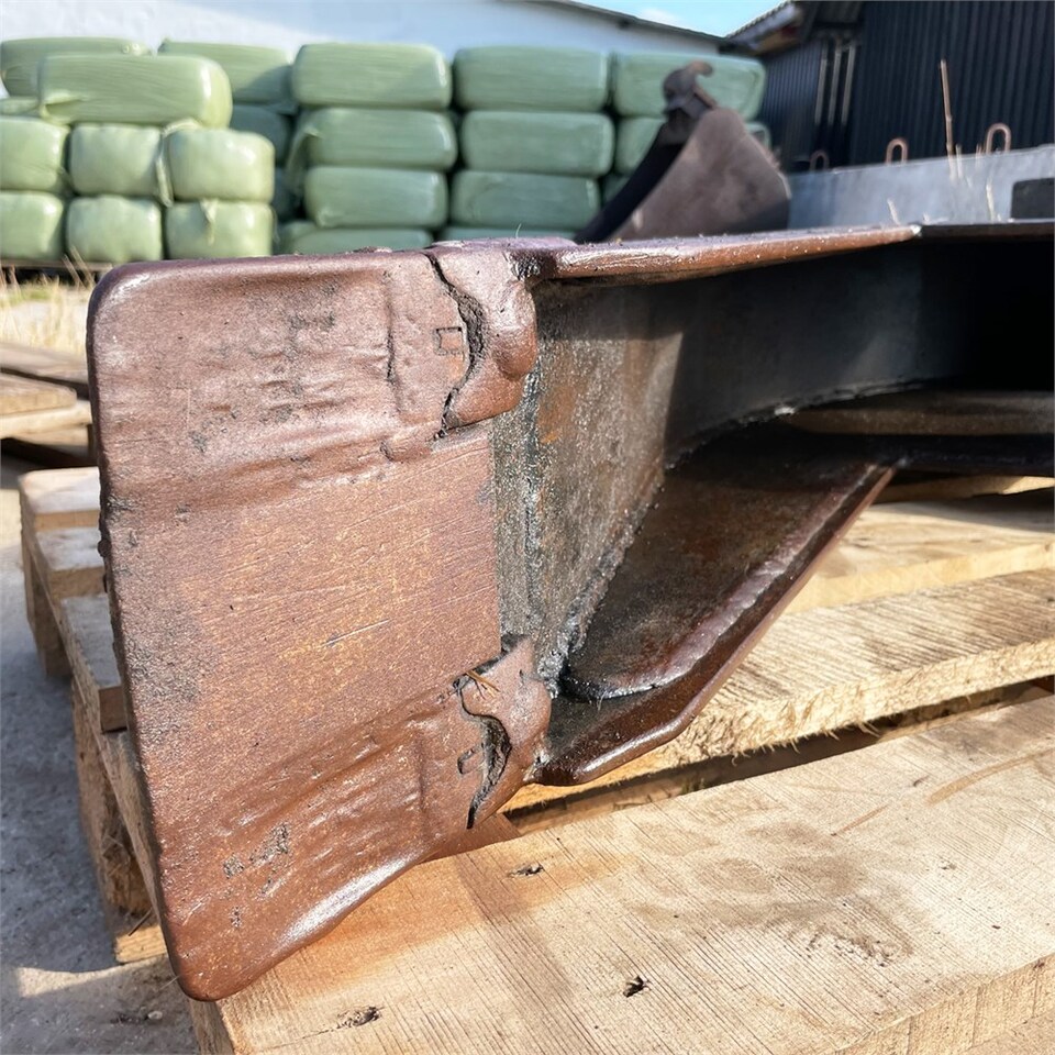 Ember untuk Backhoe loader ABC 20cm: gambar 14 Ember untuk Backhoe loader ABC 20cm: gambar 14