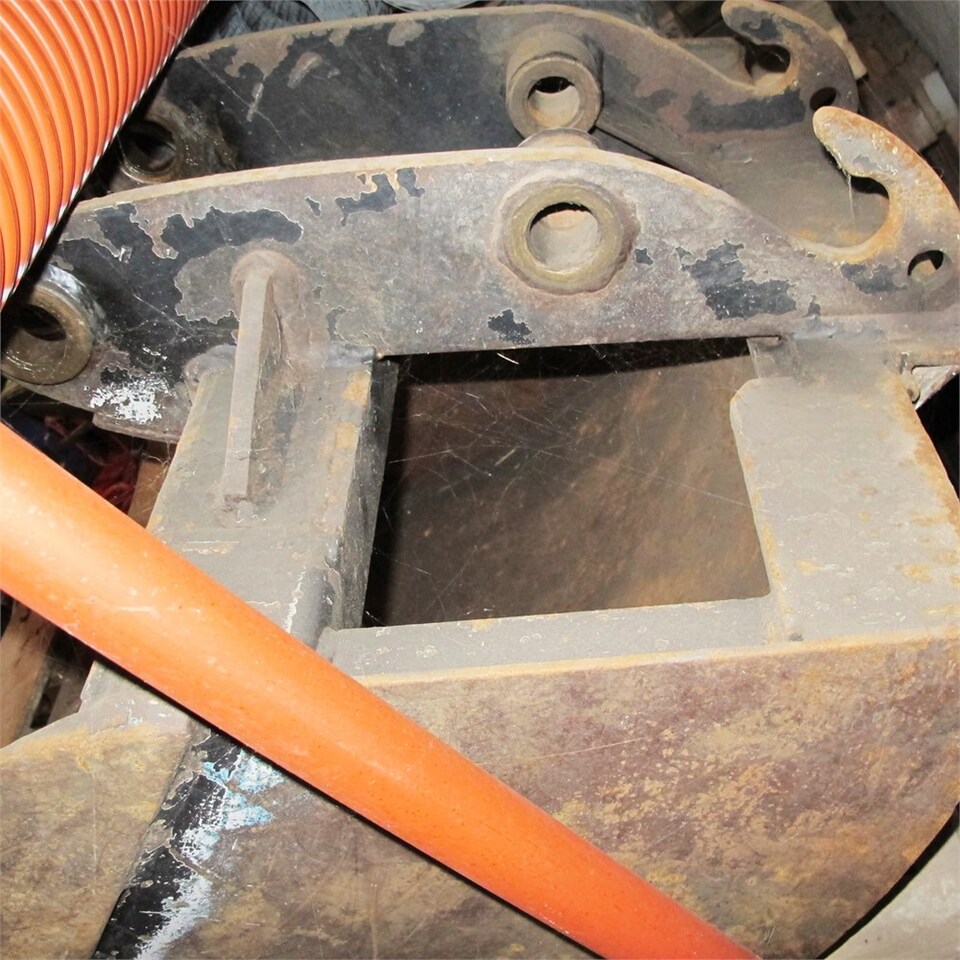 Ember untuk Backhoe loader ABC 90cm: gambar 20