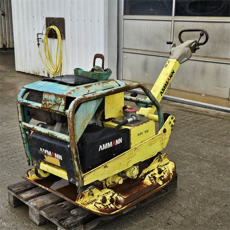 Ammann AVH 7010 - Pelat getar: gambar 3 Ammann AVH 7010 - Pelat getar: gambar 3