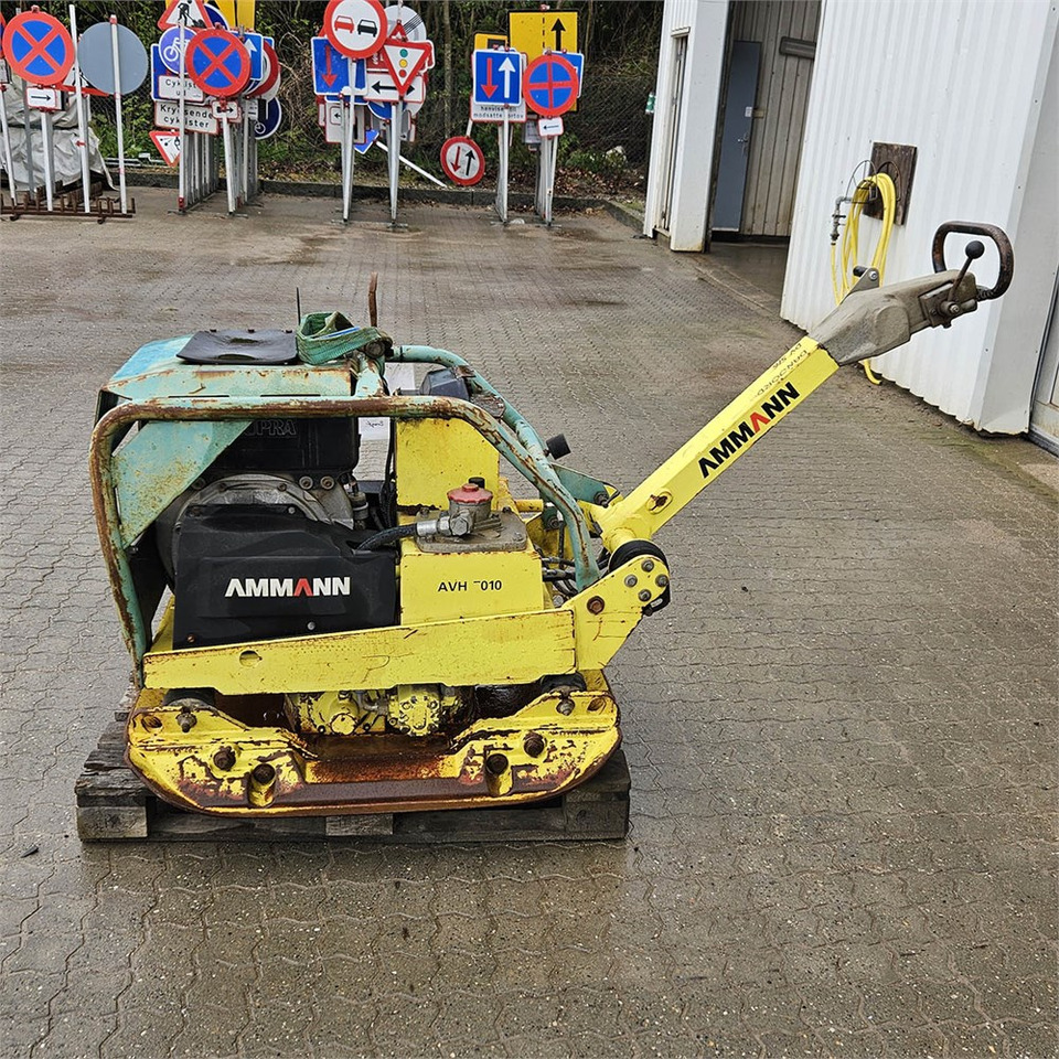 Ammann AVH 7010 - Pelat getar: gambar 2 Ammann AVH 7010 - Pelat getar: gambar 2