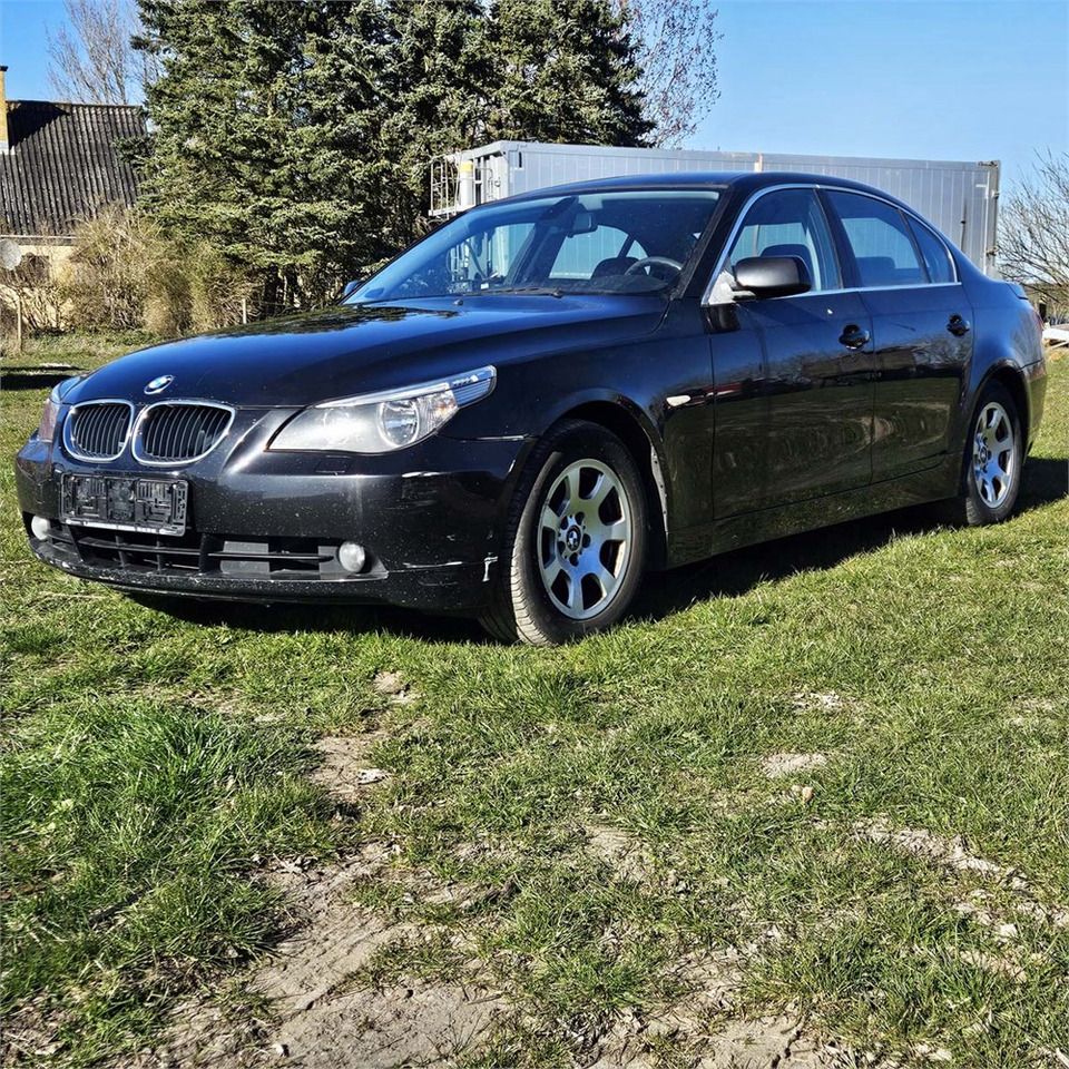 BMW 530 i - Mobil: gambar 3 BMW 530 i - Mobil: gambar 3