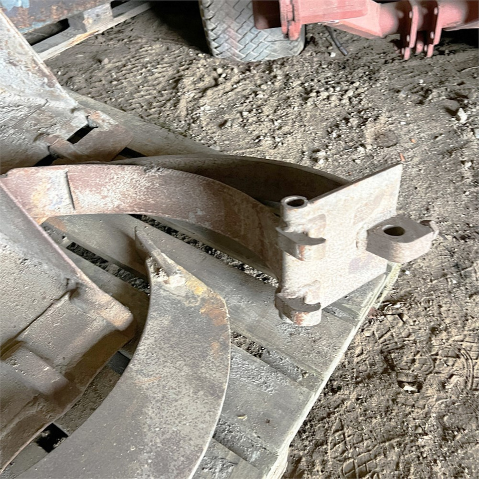 Ekskavator mini Bobcat 320: gambar 15 Ekskavator mini Bobcat 320: gambar 15