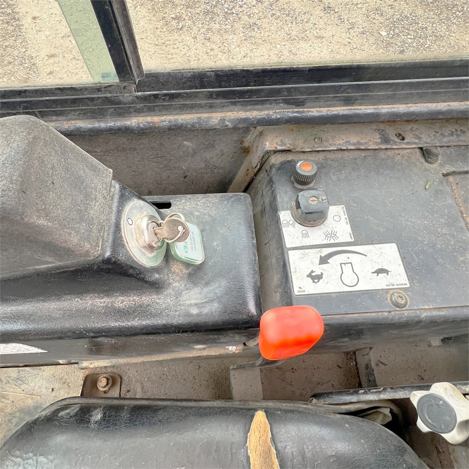 Ekskavator mini Bobcat 320: gambar 22 Ekskavator mini Bobcat 320: gambar 22