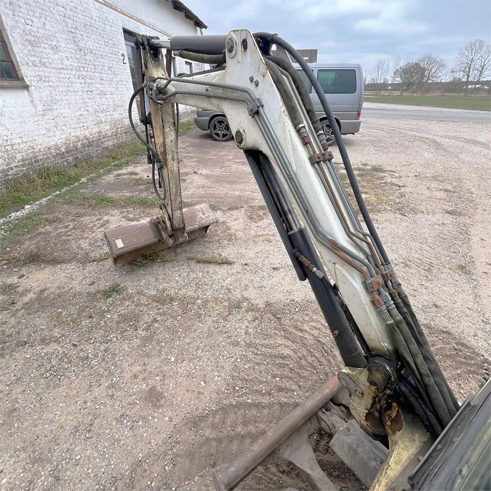 Ekskavator mini Bobcat 320: gambar 28 Ekskavator mini Bobcat 320: gambar 28