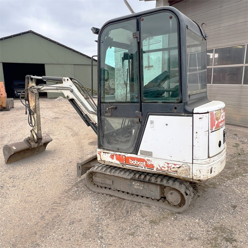 Bobcat 320 - Ekskavator mini: gambar 5 Bobcat 320 - Ekskavator mini: gambar 5