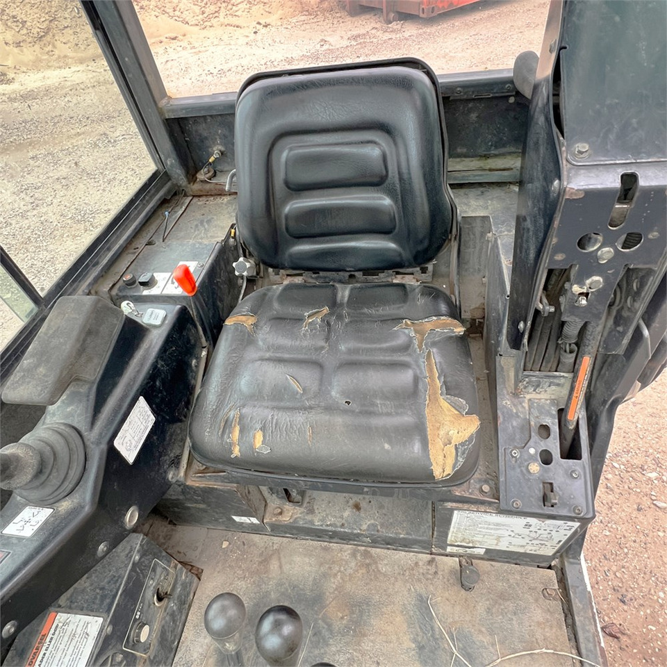 Ekskavator mini Bobcat 320: gambar 18 Ekskavator mini Bobcat 320: gambar 18