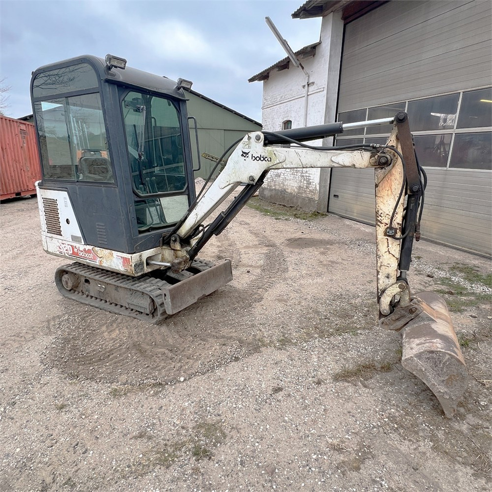 Ekskavator mini Bobcat 320: gambar 10 Ekskavator mini Bobcat 320: gambar 10