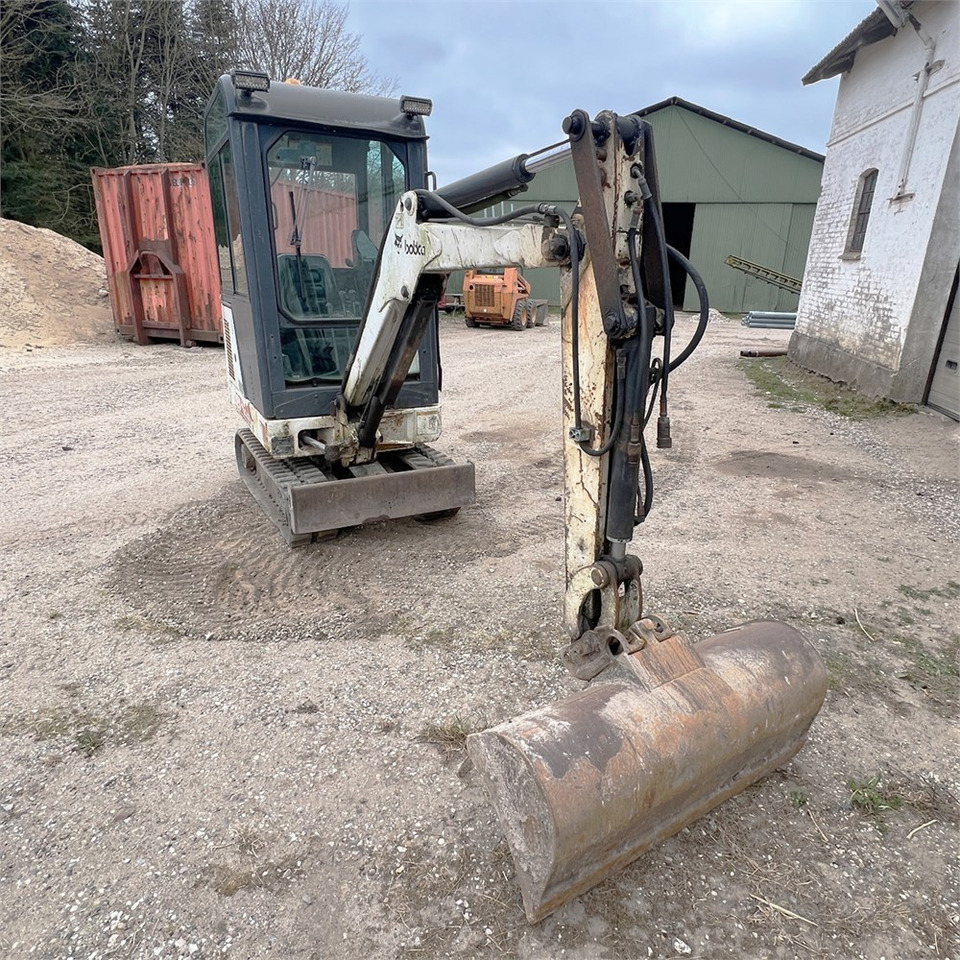 Ekskavator mini Bobcat 320: gambar 11 Ekskavator mini Bobcat 320: gambar 11