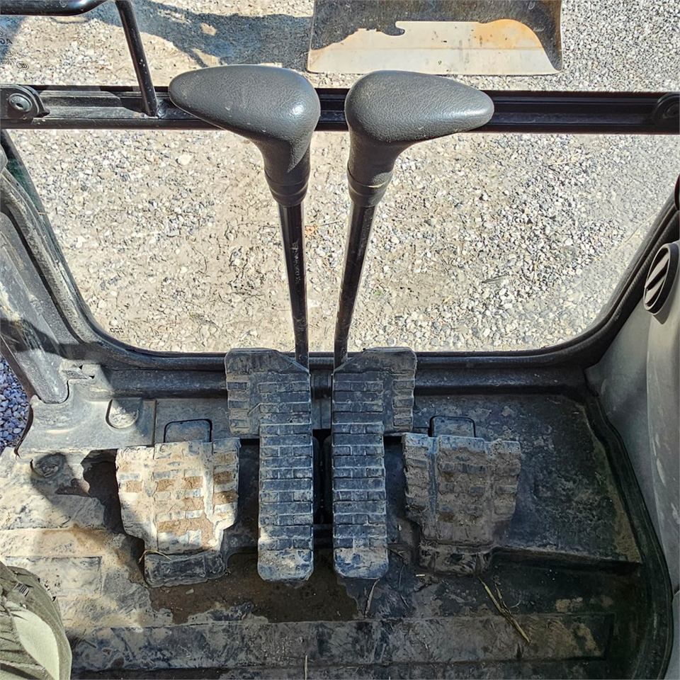 Ekskavator mini Case CX75C SR: gambar 21