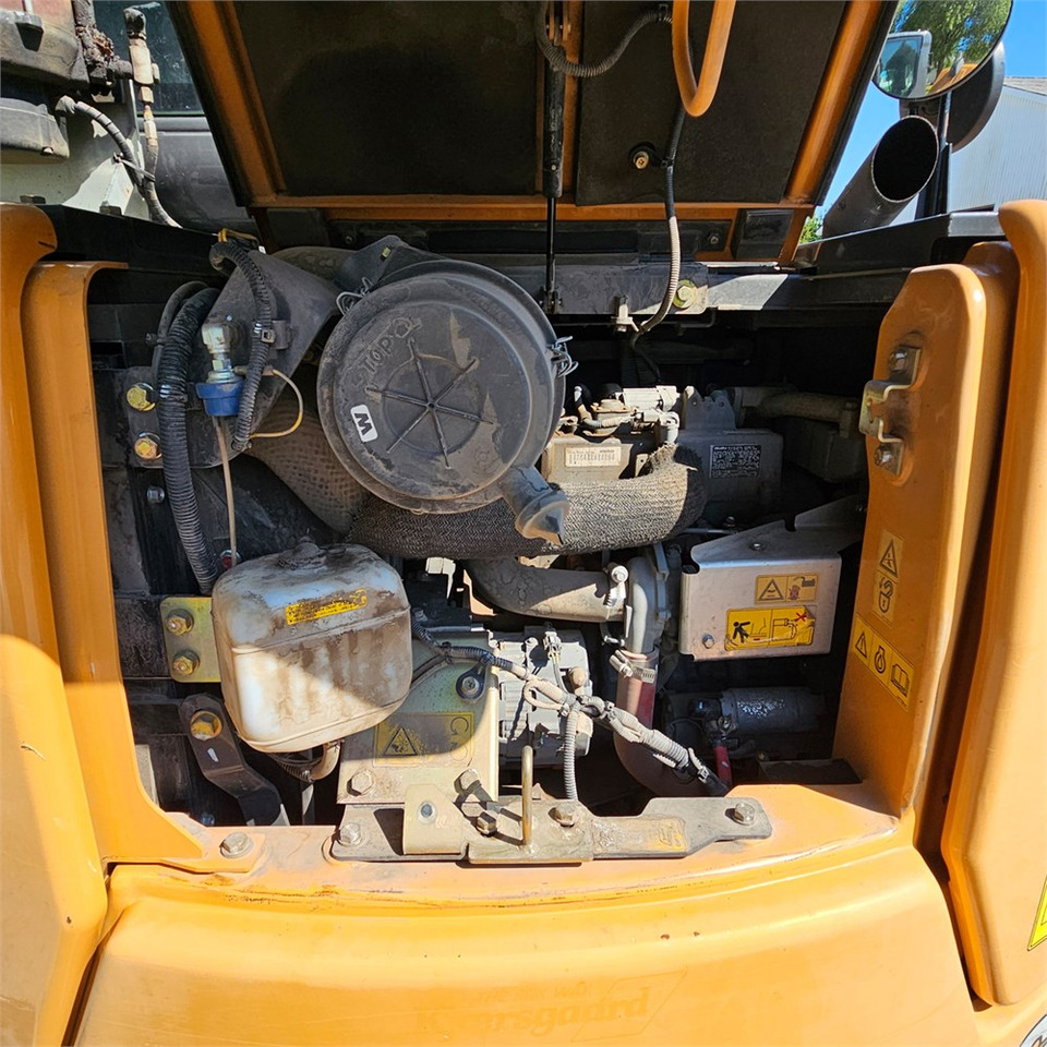 Ekskavator mini Case CX75C SR: gambar 32