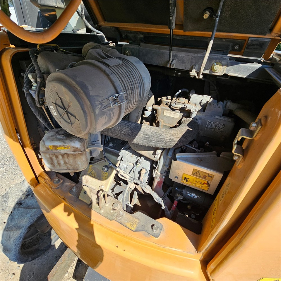 Ekskavator mini Case CX75C SR: gambar 33