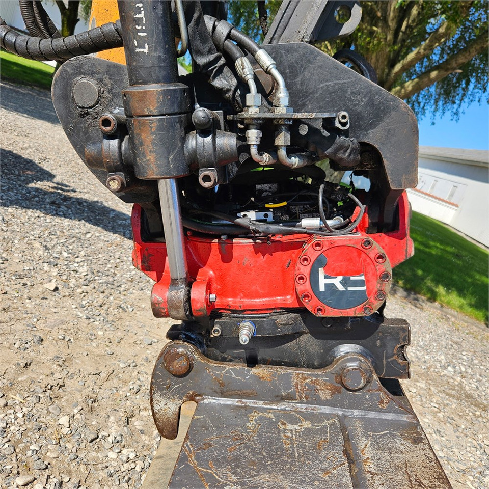 Ekskavator mini Case CX75C SR: gambar 29