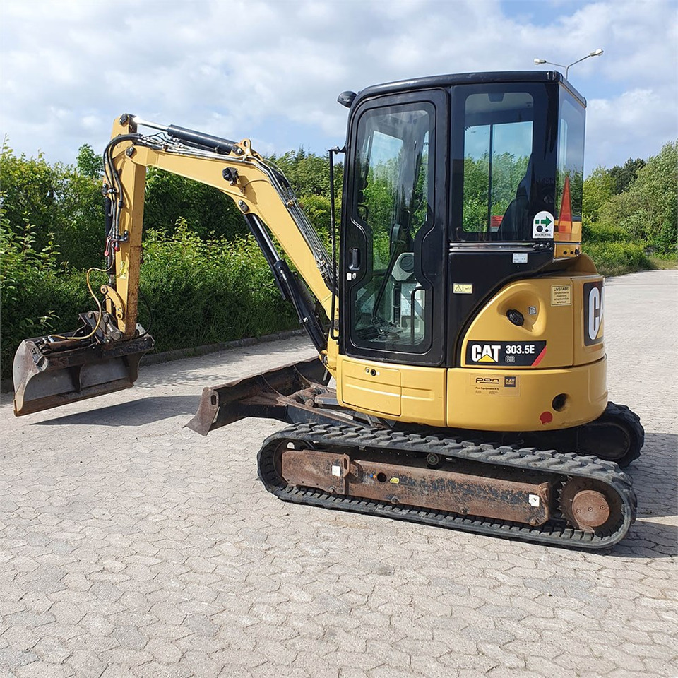 Caterpillar 303.5 E CR - Ekskavator mini: gambar 1 Caterpillar 303.5 E CR - Ekskavator mini: gambar 1