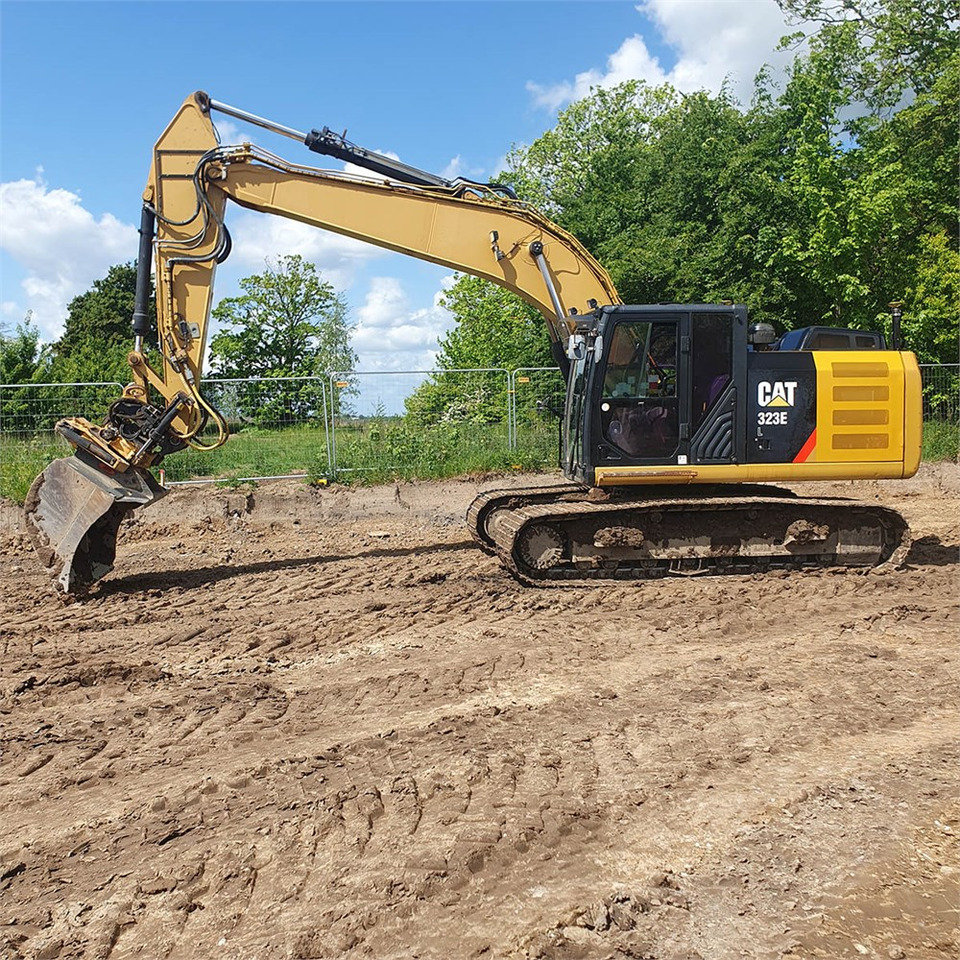 Caterpillar 323 EL - Ekskavator perayap: gambar 1 Caterpillar 323 EL - Ekskavator perayap: gambar 1