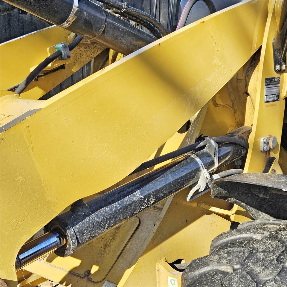 Wheel loader Caterpillar 908 H2: gambar 28 Wheel loader Caterpillar 908 H2: gambar 28