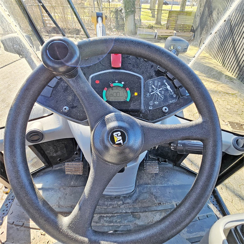 Wheel loader Caterpillar 908 H2: gambar 13 Wheel loader Caterpillar 908 H2: gambar 13