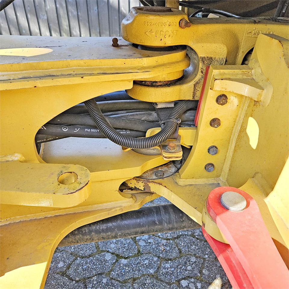 Wheel loader Caterpillar 908 H2: gambar 30 Wheel loader Caterpillar 908 H2: gambar 30