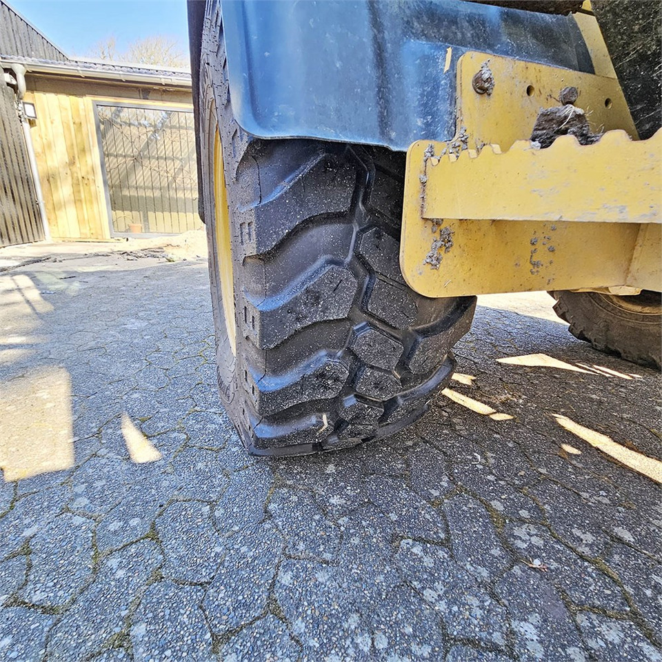 Wheel loader Caterpillar 908 H2: gambar 36 Wheel loader Caterpillar 908 H2: gambar 36