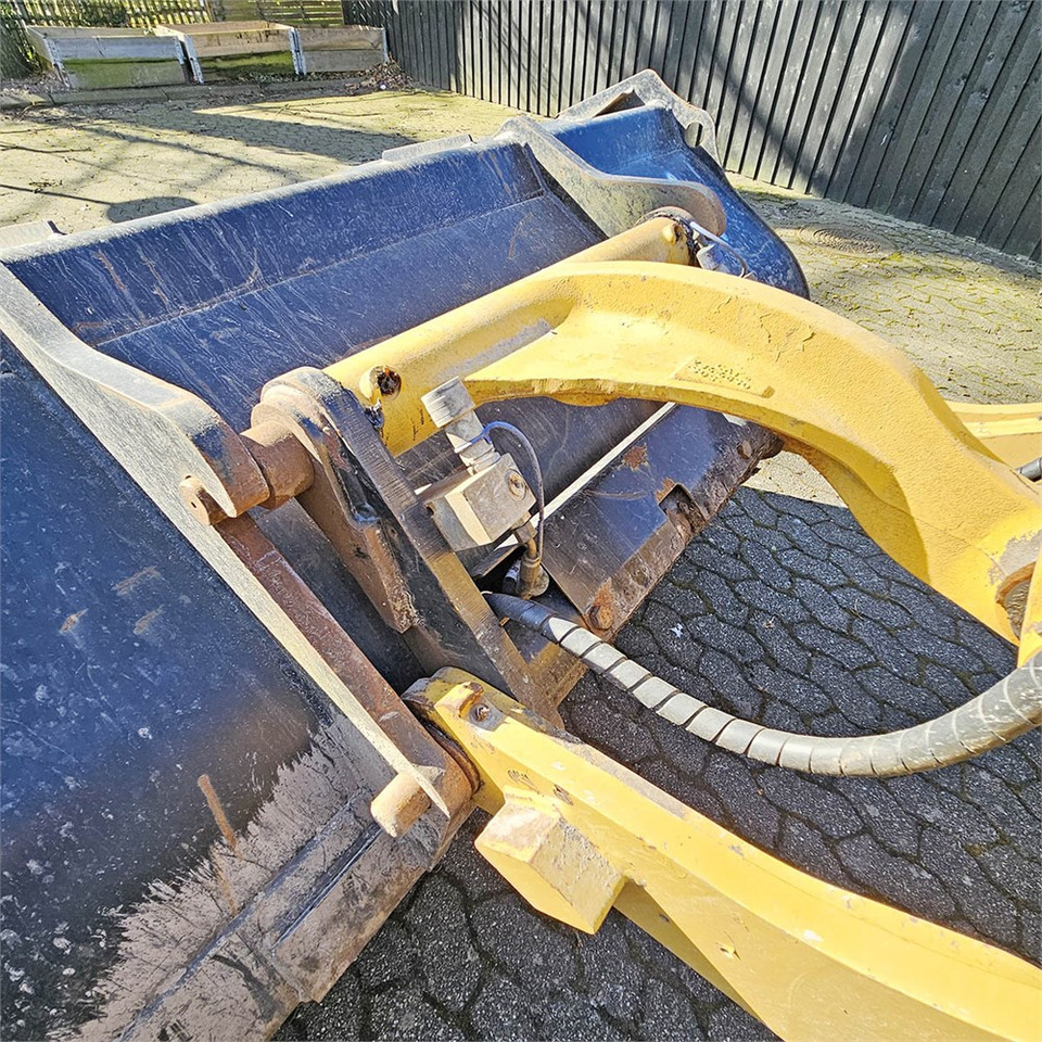 Wheel loader Caterpillar 908 H2: gambar 25 Wheel loader Caterpillar 908 H2: gambar 25